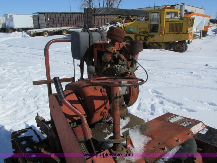 image for item I4054 Ditch Witch M4 trencher