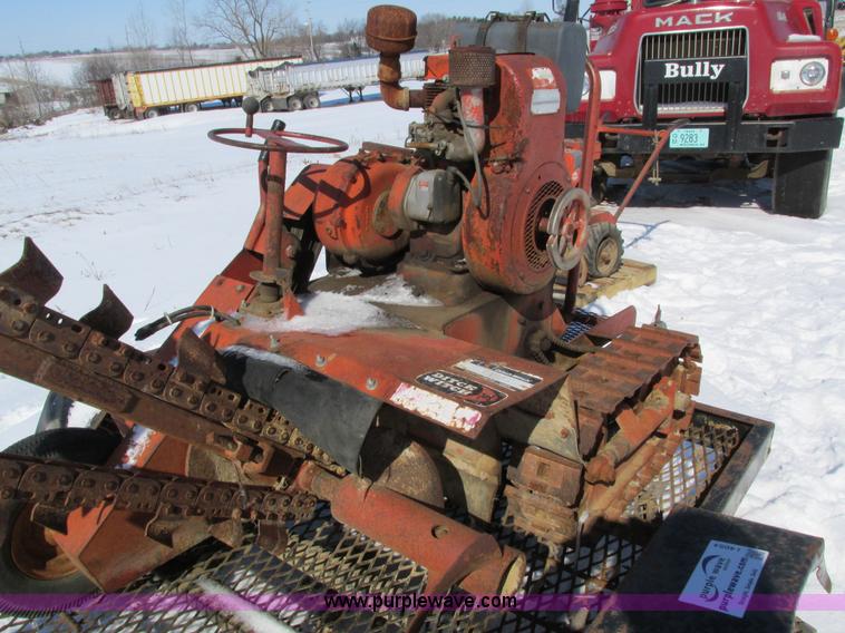 image for item I4054 Ditch Witch M4 trencher
