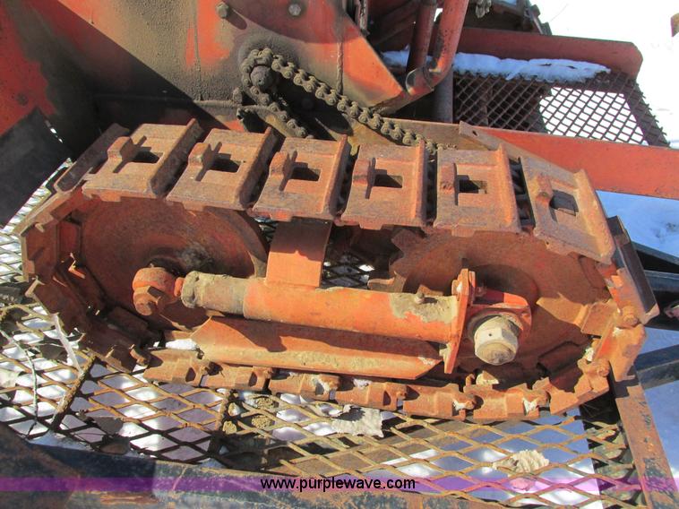 image for item I4054 Ditch Witch M4 trencher