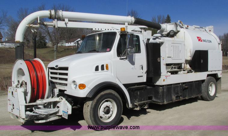 image for item I4059 2003 Sterling L7500 vacuum truck