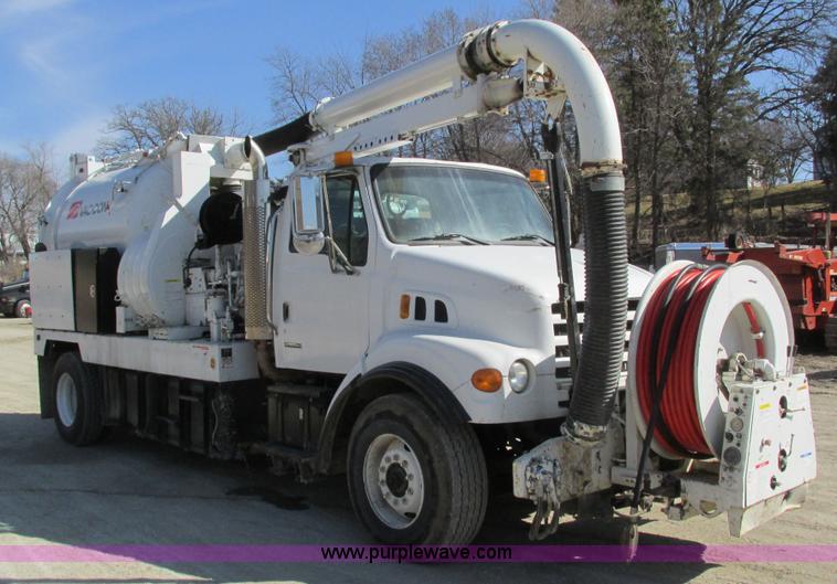 image for item I4059 2003 Sterling L7500 vacuum truck