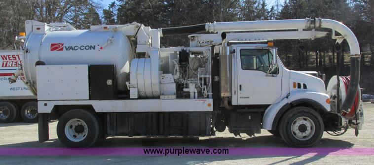 image for item I4059 2003 Sterling L7500 vacuum truck