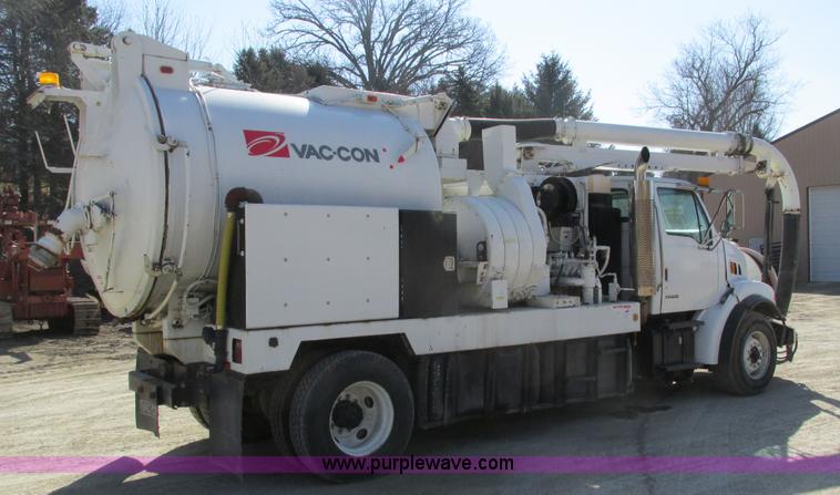 image for item I4059 2003 Sterling L7500 vacuum truck
