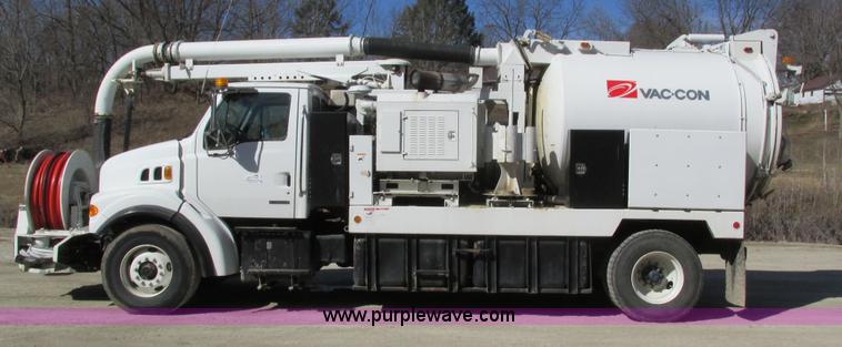 image for item I4059 2003 Sterling L7500 vacuum truck