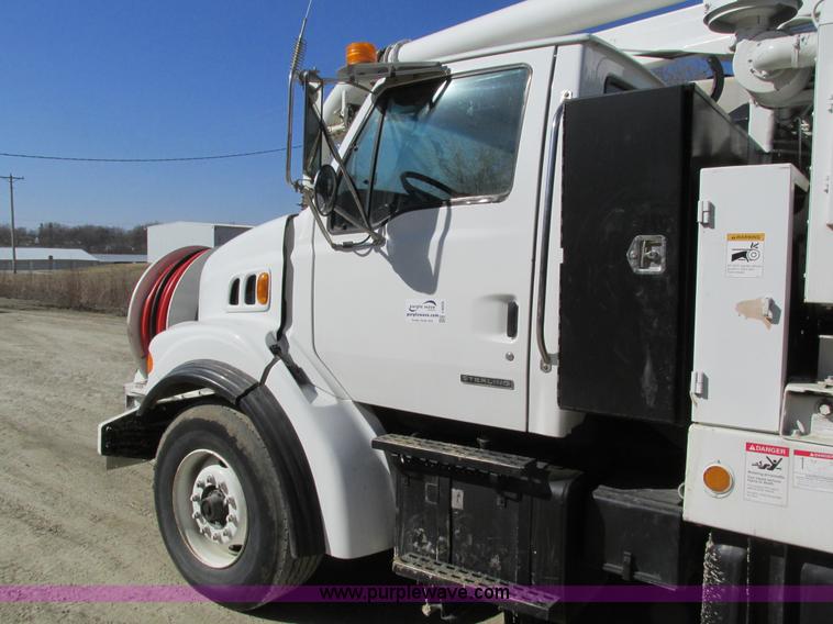 image for item I4059 2003 Sterling L7500 vacuum truck