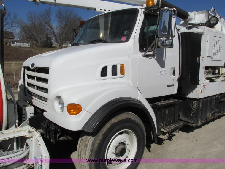 image for item I4059 2003 Sterling L7500 vacuum truck