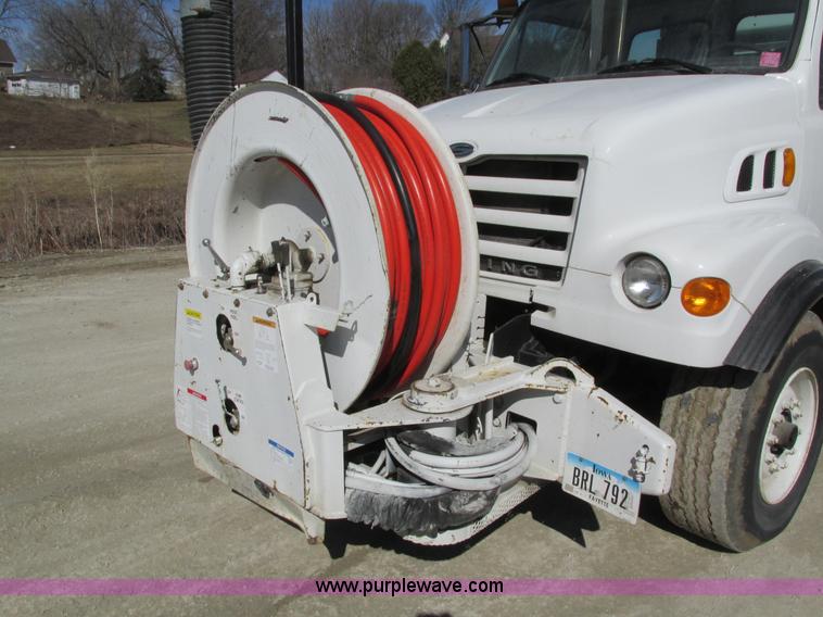image for item I4059 2003 Sterling L7500 vacuum truck