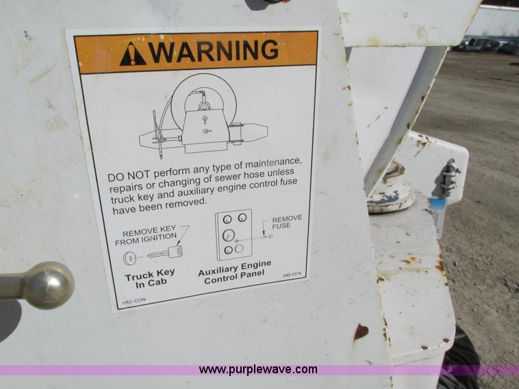 image for item I4059 2003 Sterling L7500 vacuum truck