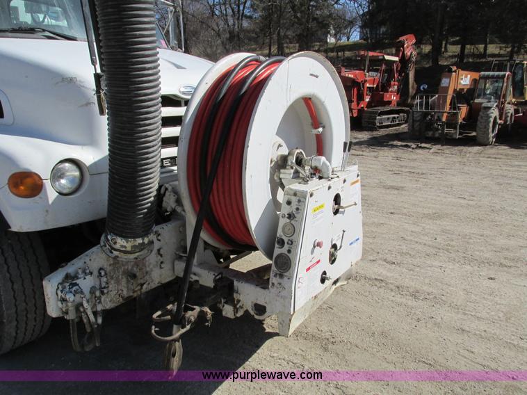 image for item I4059 2003 Sterling L7500 vacuum truck