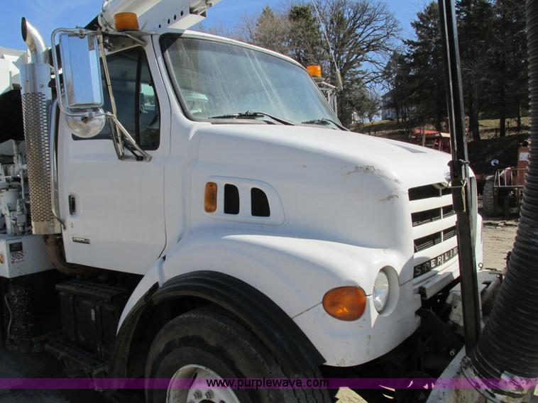 image for item I4059 2003 Sterling L7500 vacuum truck