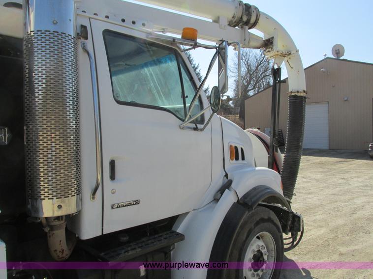 image for item I4059 2003 Sterling L7500 vacuum truck