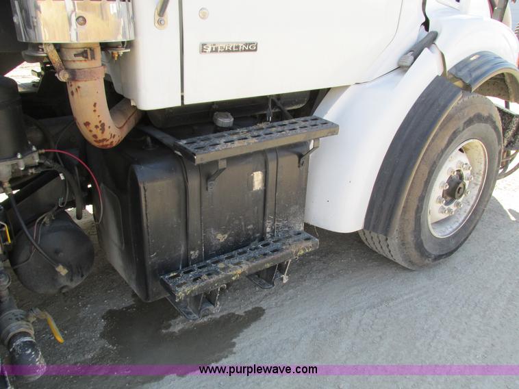 image for item I4059 2003 Sterling L7500 vacuum truck