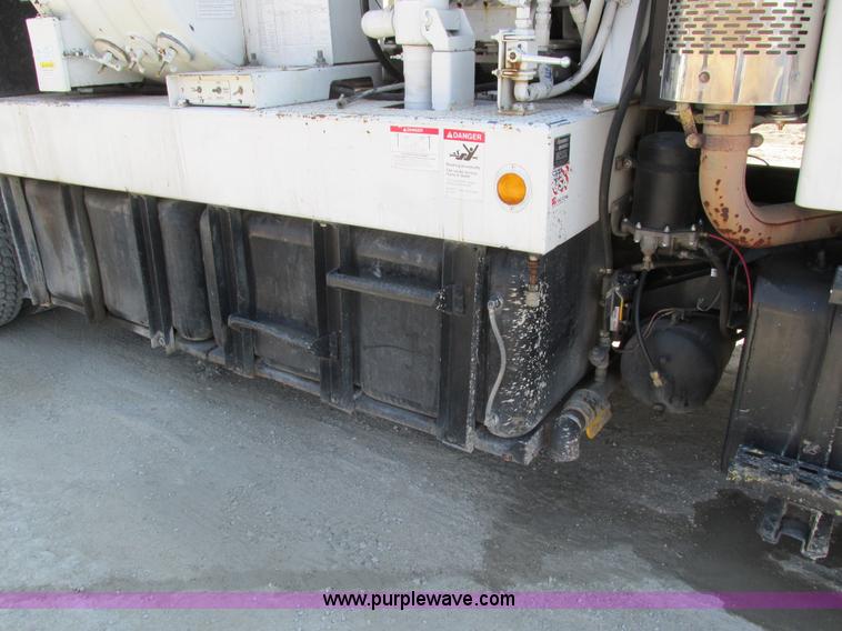 image for item I4059 2003 Sterling L7500 vacuum truck