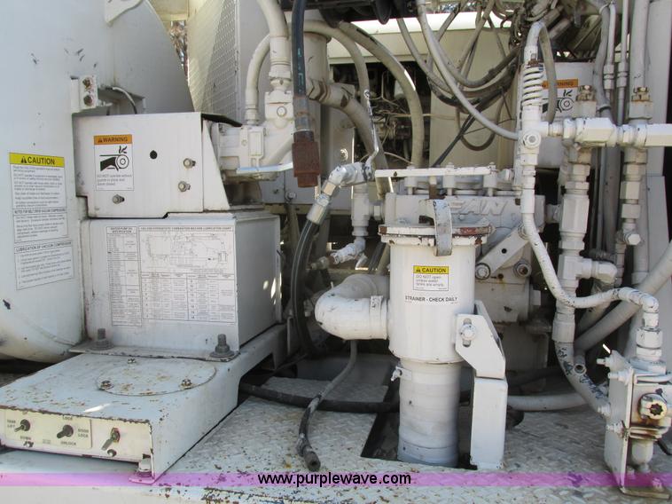 image for item I4059 2003 Sterling L7500 vacuum truck