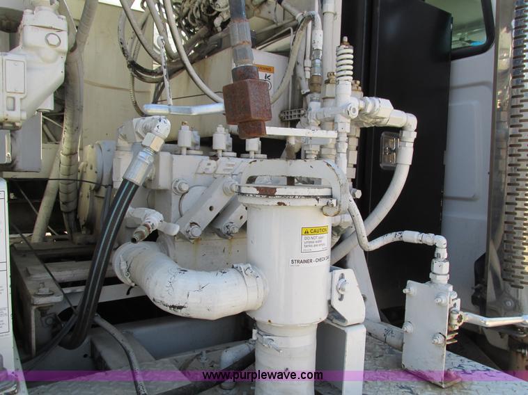 image for item I4059 2003 Sterling L7500 vacuum truck