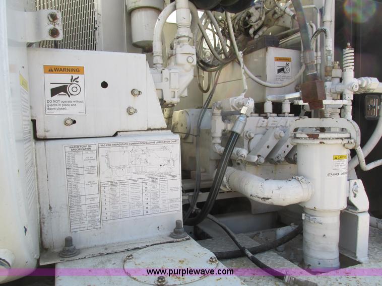 image for item I4059 2003 Sterling L7500 vacuum truck