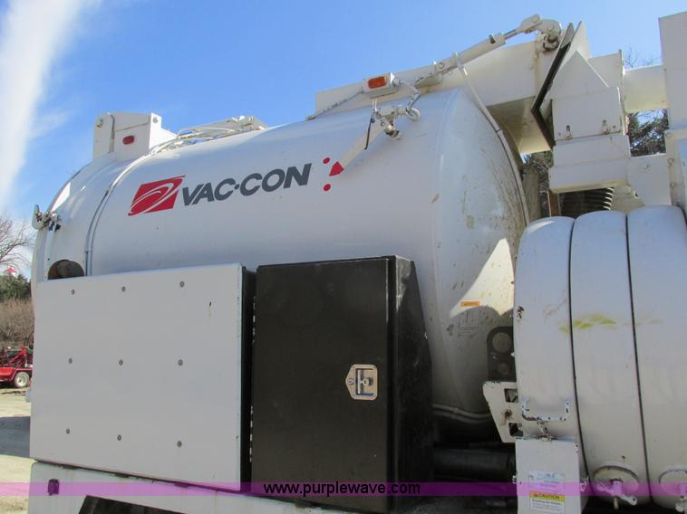 image for item I4059 2003 Sterling L7500 vacuum truck