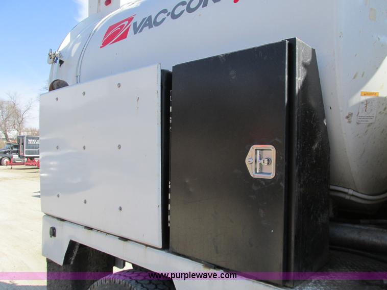 image for item I4059 2003 Sterling L7500 vacuum truck