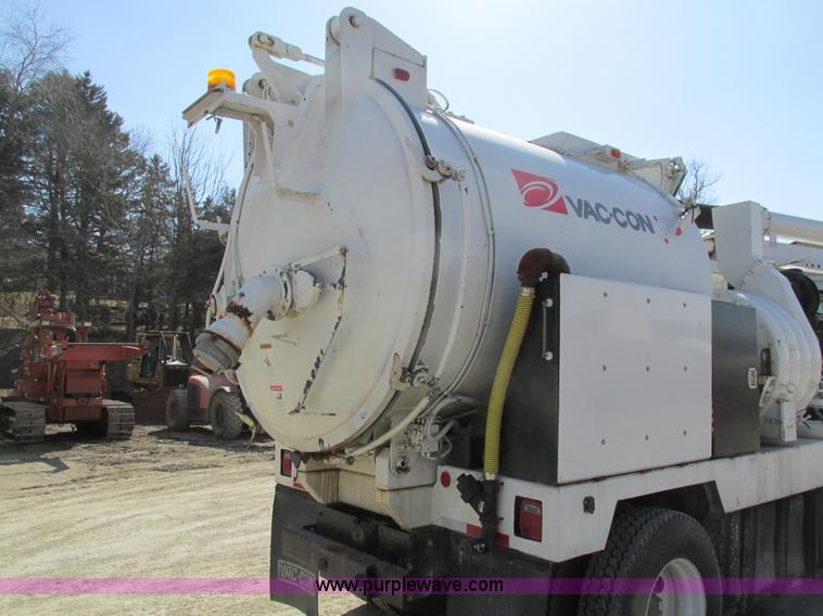 image for item I4059 2003 Sterling L7500 vacuum truck