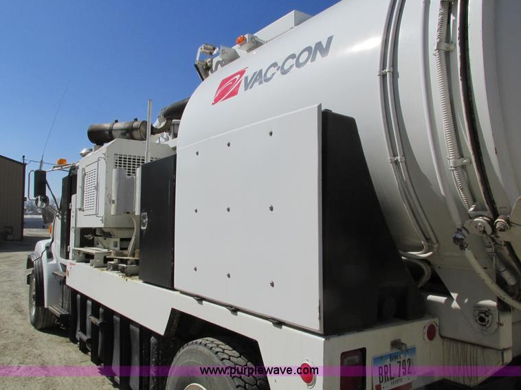 image for item I4059 2003 Sterling L7500 vacuum truck