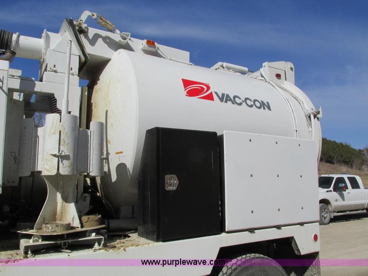 image for item I4059 2003 Sterling L7500 vacuum truck