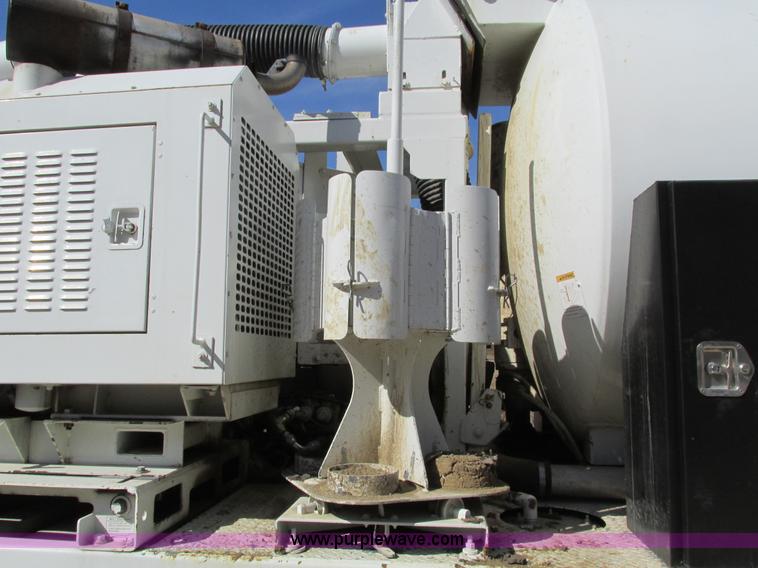 image for item I4059 2003 Sterling L7500 vacuum truck