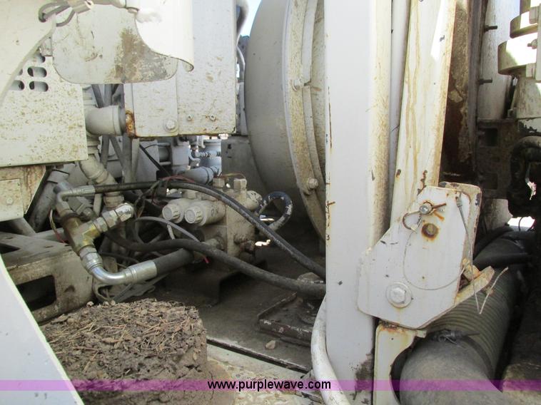 image for item I4059 2003 Sterling L7500 vacuum truck