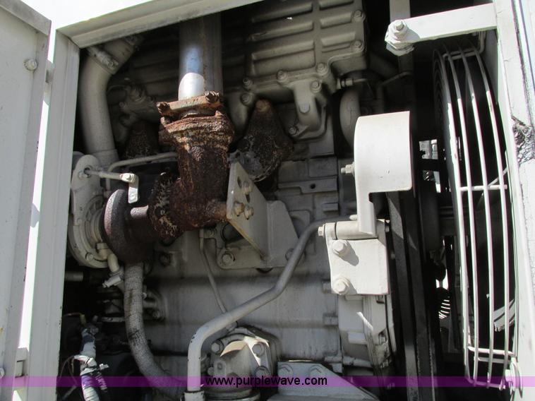 image for item I4059 2003 Sterling L7500 vacuum truck