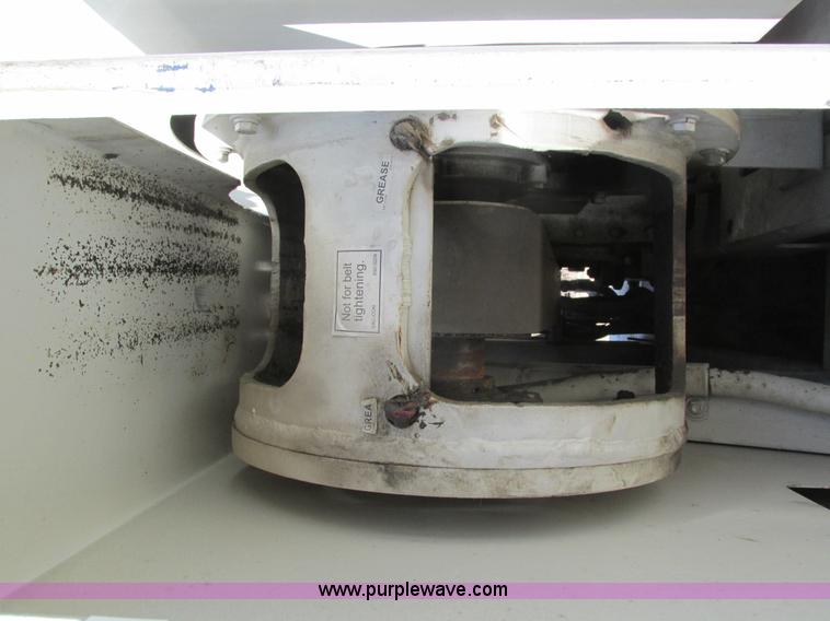 image for item I4059 2003 Sterling L7500 vacuum truck