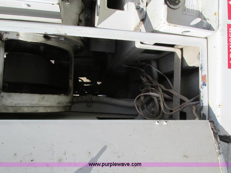 image for item I4059 2003 Sterling L7500 vacuum truck