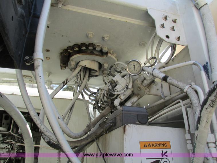 image for item I4059 2003 Sterling L7500 vacuum truck