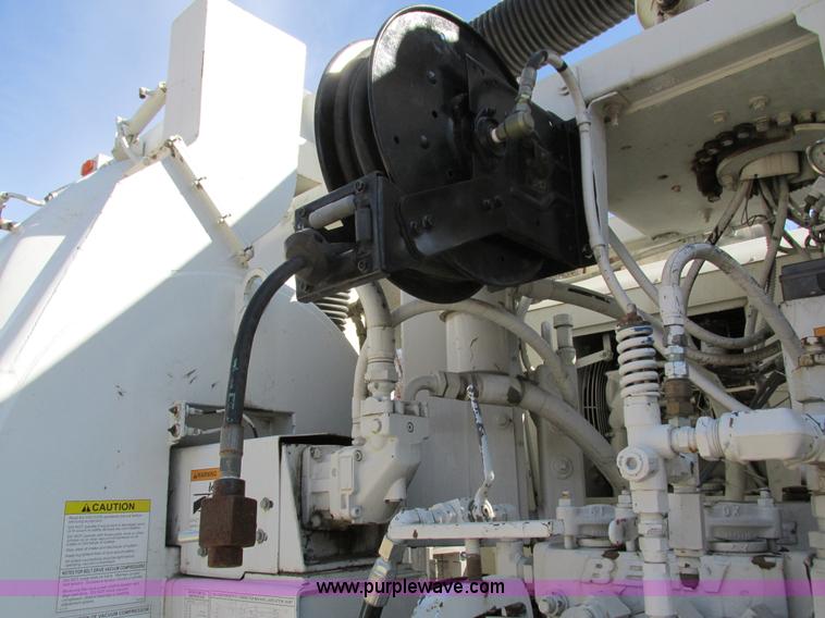 image for item I4059 2003 Sterling L7500 vacuum truck