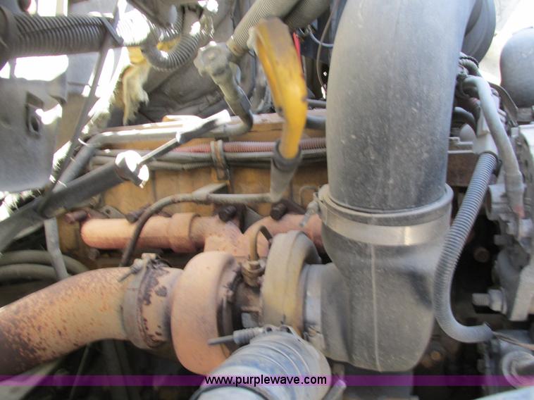 image for item I4059 2003 Sterling L7500 vacuum truck