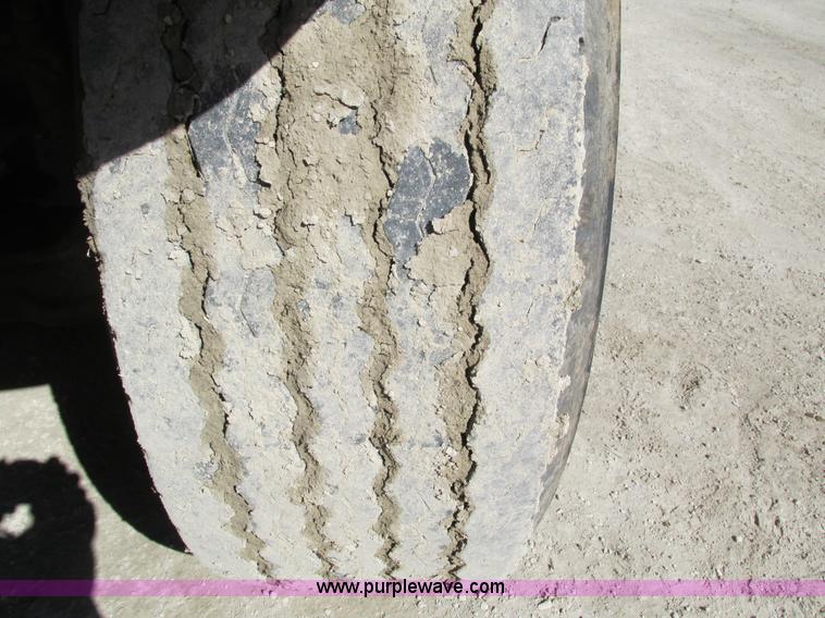 image for item I4059 2003 Sterling L7500 vacuum truck