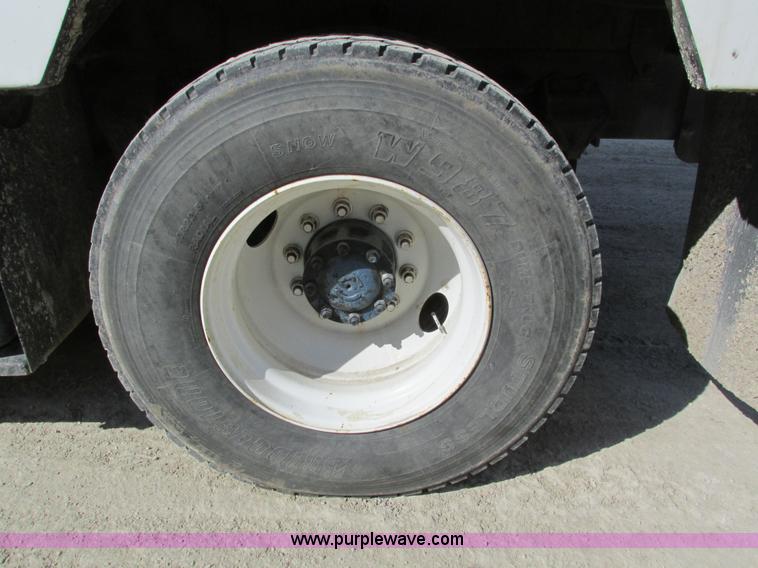 image for item I4059 2003 Sterling L7500 vacuum truck