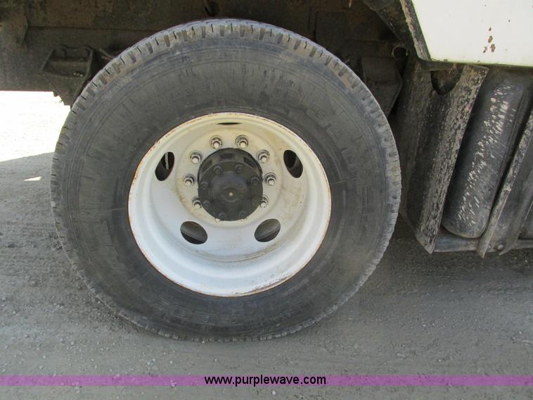 image for item I4059 2003 Sterling L7500 vacuum truck