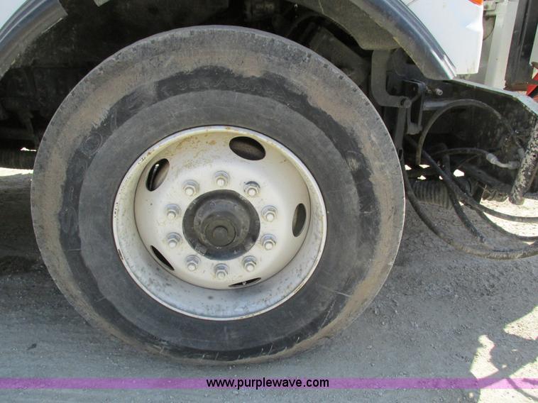 image for item I4059 2003 Sterling L7500 vacuum truck