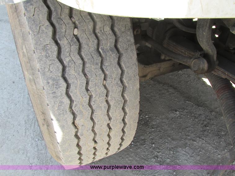 image for item I4059 2003 Sterling L7500 vacuum truck