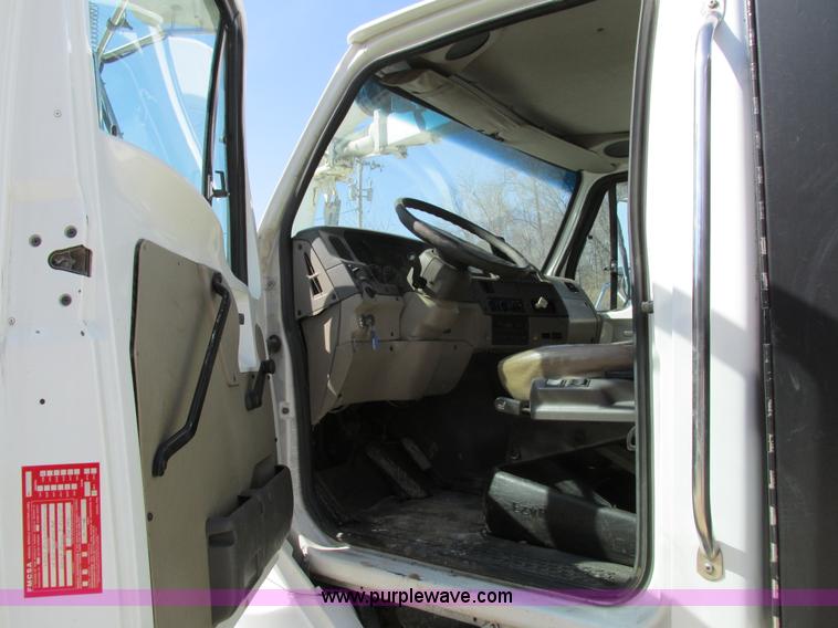 image for item I4059 2003 Sterling L7500 vacuum truck