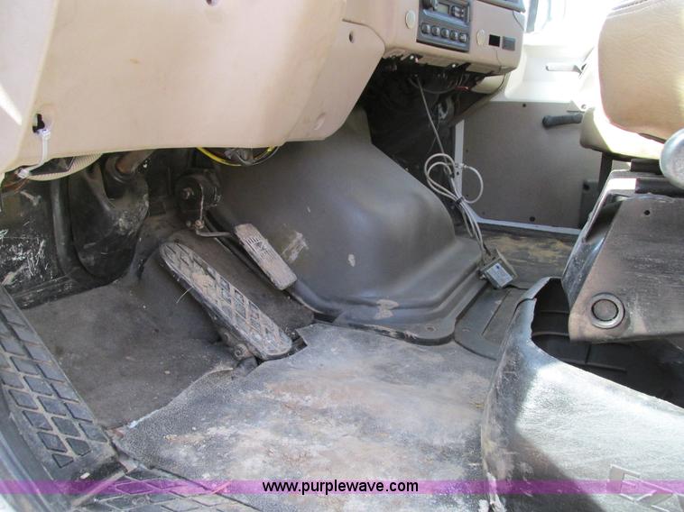 image for item I4059 2003 Sterling L7500 vacuum truck