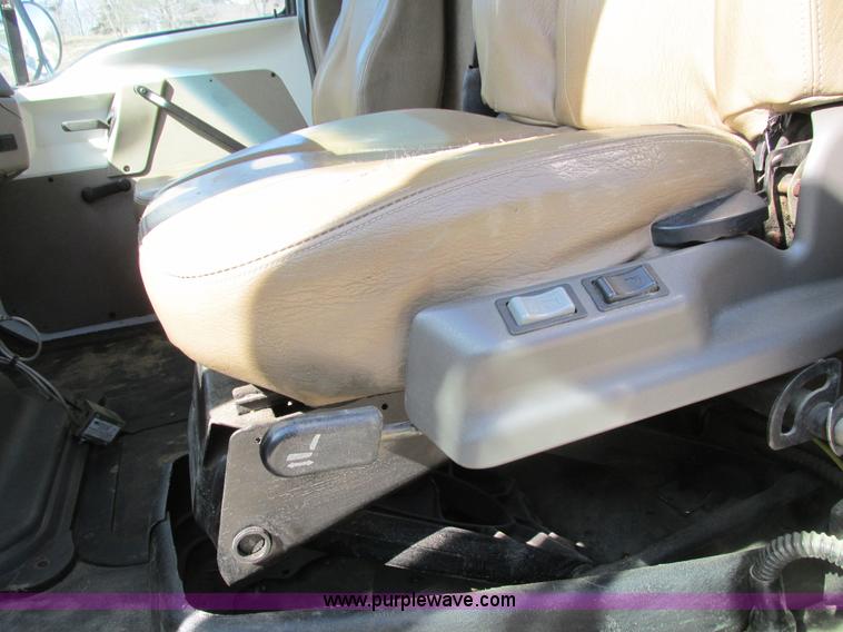 image for item I4059 2003 Sterling L7500 vacuum truck