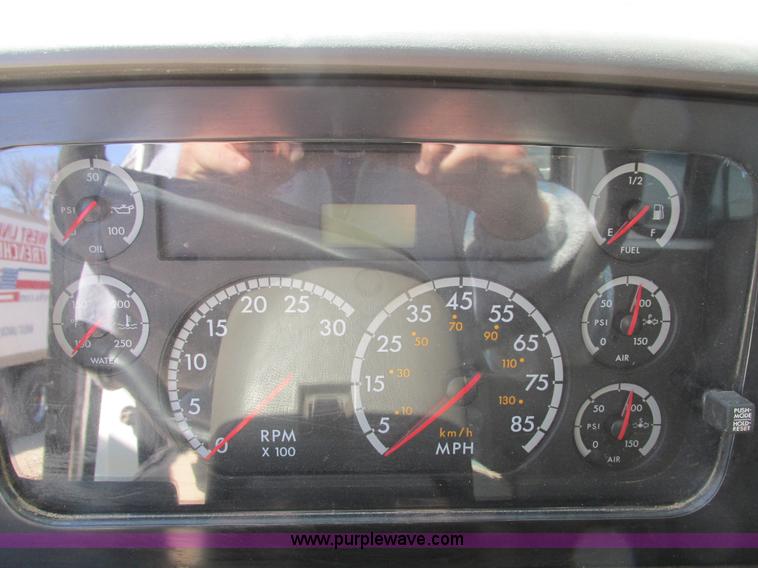 image for item I4059 2003 Sterling L7500 vacuum truck