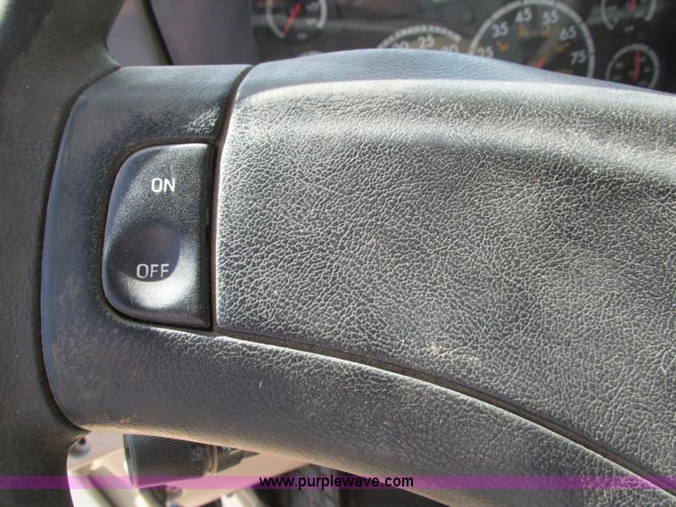 image for item I4059 2003 Sterling L7500 vacuum truck