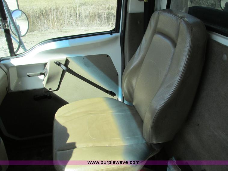 image for item I4059 2003 Sterling L7500 vacuum truck