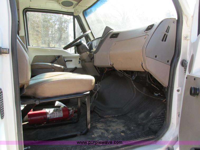 image for item I4059 2003 Sterling L7500 vacuum truck