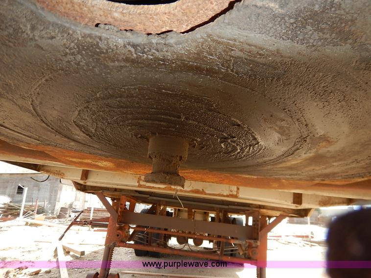 image for item I5005 1953 Fruehauf dry van trailer