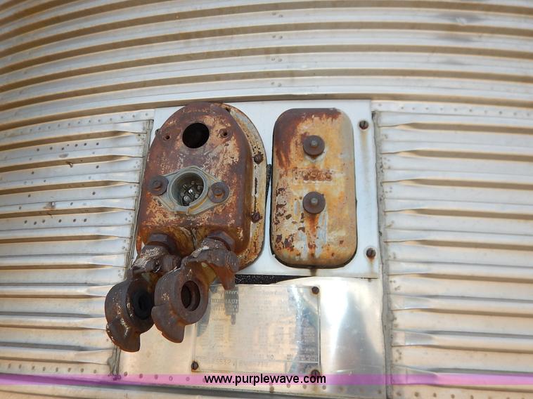 image for item I5005 1953 Fruehauf dry van trailer