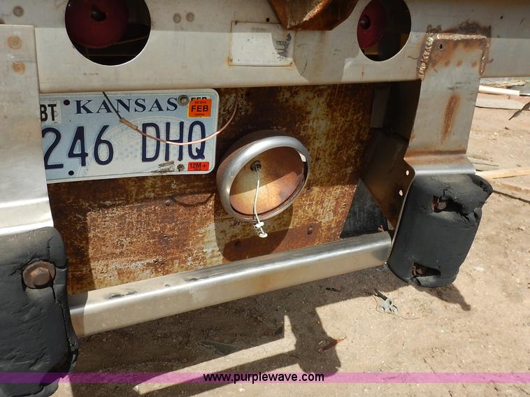 image for item I5005 1953 Fruehauf dry van trailer