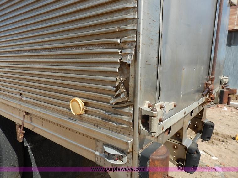 image for item I5005 1953 Fruehauf dry van trailer