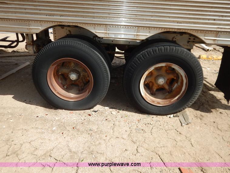image for item I5005 1953 Fruehauf dry van trailer